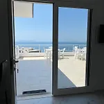 Villa Seima - Bright Holiday Apartments With Large Rooftop Terrace & Sea View In Vlore, Quietly Located * Влёра