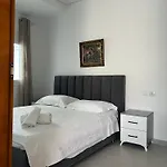 Villa Seima - Bright Holiday Apartments With Large Rooftop Terrace & Sea View In Vlore, Quietly Located Апартаменты Влёра