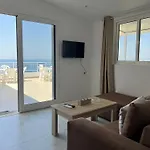 Villa Seima - Bright Holiday Apartments With Large Rooftop Terrace & Sea View In Vlore, Quietly Located