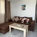 Апартаменты Villa Seima - Bright Holiday Apartments With Large Rooftop Terrace & Sea View In Vlore, Quietly Located