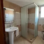 Villa Seima - Bright Holiday Apartments With Large Rooftop Terrace & Sea View In Vlore, Quietly Located Апартаменты