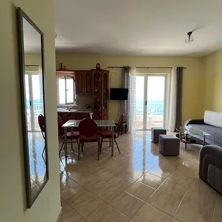 Villa Seima - Bright Holiday Apartments With Large Rooftop Terrace & Sea View In Vlore, Quietly Located * Vlorë