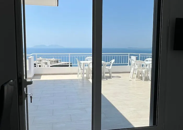 Villa Seima - Bright Holiday Apartments With Large Rooftop Terrace & Sea View In Vlore, Quietly Located * Vlore