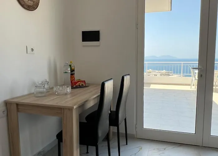 Apartment Villa Seima - Bright Holiday Apartments With Large Rooftop Terrace & Sea View In Vlore, Quietly Located Vlore