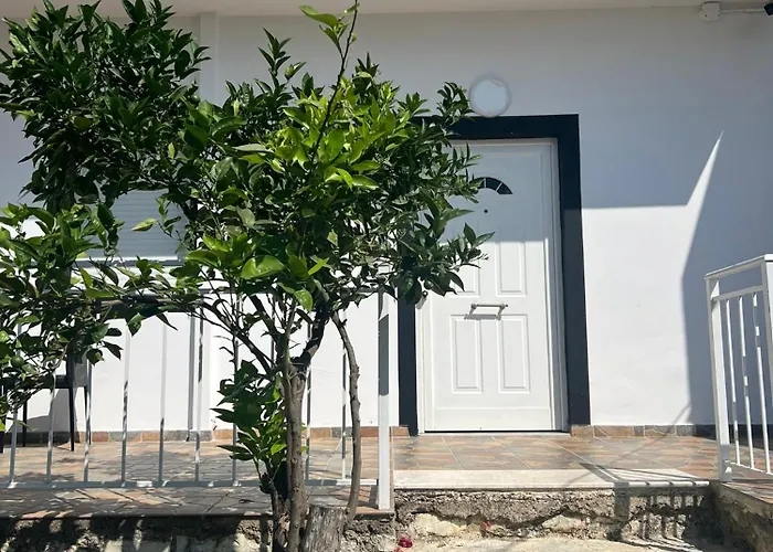 Villa Seima - Bright Holiday Apartments With Large Rooftop Terrace & Sea View In Vlore, Quietly Located Apartment