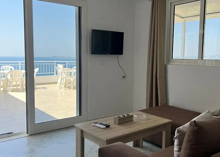 Villa Seima - Bright Holiday Apartments With Large Rooftop Terrace & Sea View In Vlore, Quietly Located