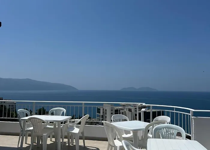 Villa Seima - Bright Holiday Apartments With Large Rooftop Terrace & Sea View In Vlore, Quietly Located *