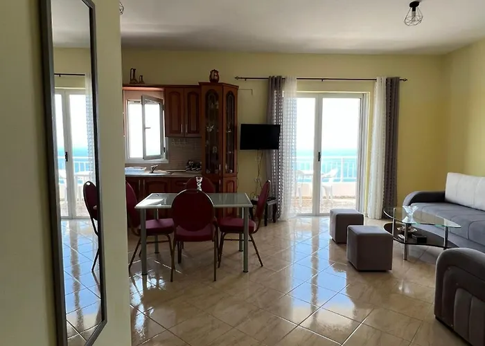 Villa Seima - Bright Holiday Apartments With Large Rooftop Terrace & Sea View In Vlore, Quietly Located * Vlore