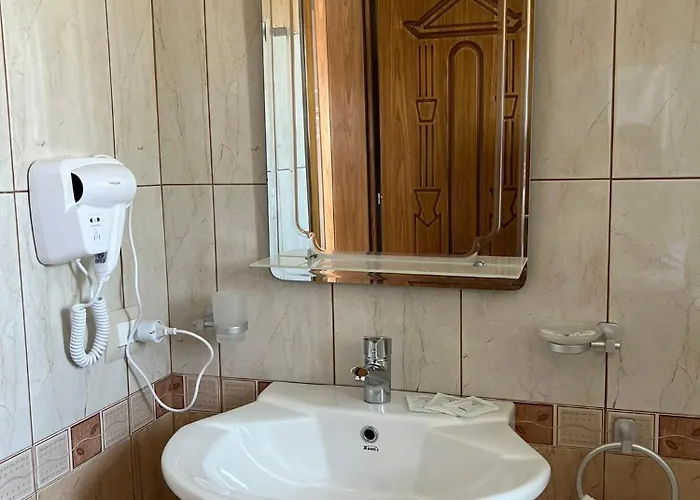 Apartment Villa Seima - Bright Holiday Apartments With Large Rooftop Terrace & Sea View In Vlore, Quietly Located