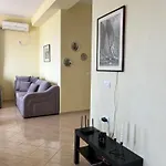 Villa Seima - Bright Holiday Apartments With Large Rooftop Terrace & Sea View In Vlore, Quietly Located Appartement Vlorë