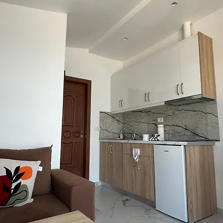 Seima - Bright With Large Rooftop Terrace & Sea View In Vlore, Quietly Located Vlorë