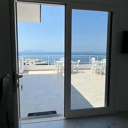 Seima - Bright With Large Rooftop Terrace & Sea View In Vlore, Quietly Located * Vlorë