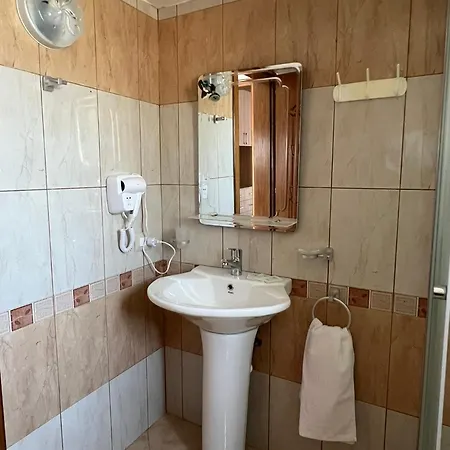 Seima - Bright With Large Rooftop Terrace & Sea View In Vlore, Quietly Located * Vlorë