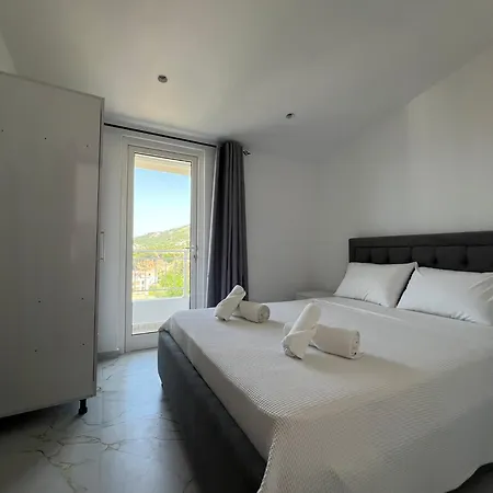 Seima - Bright With Large Rooftop Terrace & Sea View In Vlore, Quietly Located * Vlorë