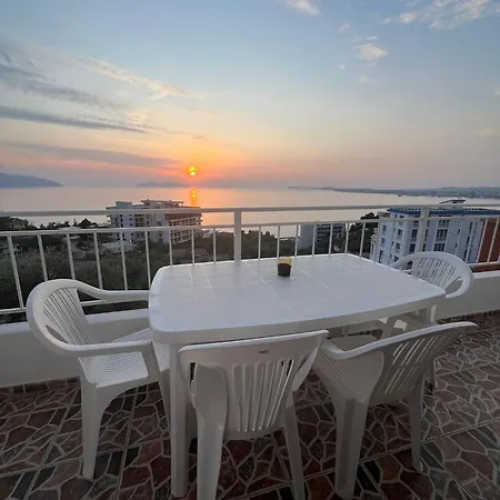 Apartment Seima - Bright With Large Rooftop Terrace & Sea View In Vlore, Quietly Located Vlorë