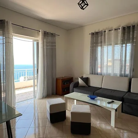 Seima - Bright With Large Rooftop Terrace & Sea View In Vlore, Quietly Located *