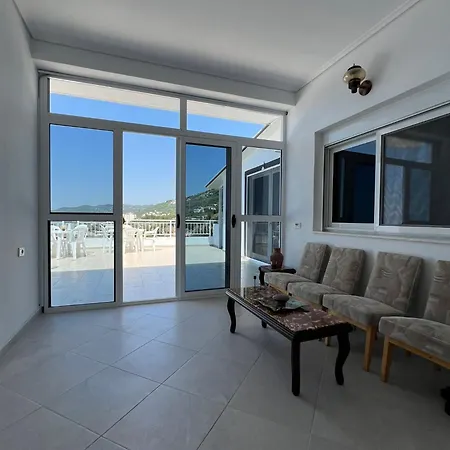 Apartment Seima - Bright With Large Rooftop Terrace & Sea View In Vlore, Quietly Located Vlorë