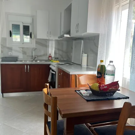 Seima - Bright With Large Rooftop Terrace & Sea View In Vlore, Quietly Located * Vlorë