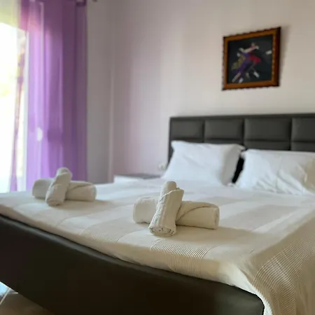 Seima - Bright With Large Rooftop Terrace & Sea View In Vlore, Quietly Located