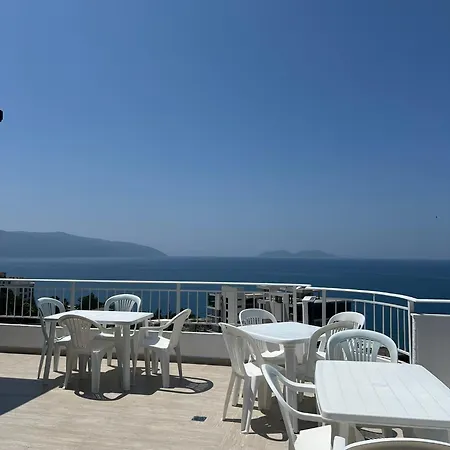 Seima - Bright With Large Rooftop Terrace & Sea View In Vlore, Quietly Located *