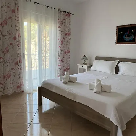 Seima - Bright With Large Rooftop Terrace & Sea View In Vlore, Quietly Located *
