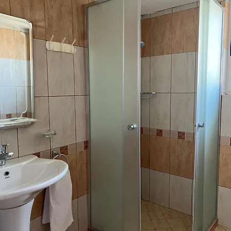 Seima - Bright With Large Rooftop Terrace & Sea View In Vlore, Quietly Located