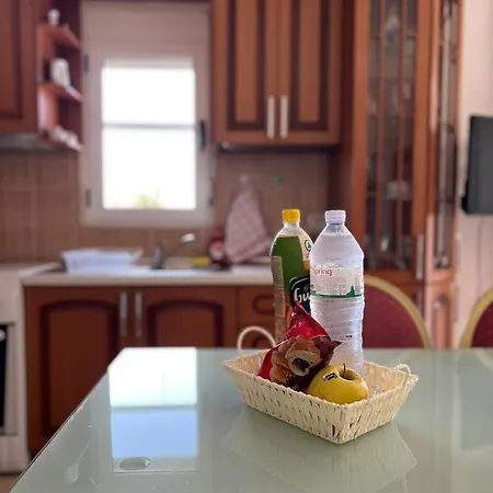 Apartment Seima - Bright With Large Rooftop Terrace & Sea View In Vlore, Quietly Located