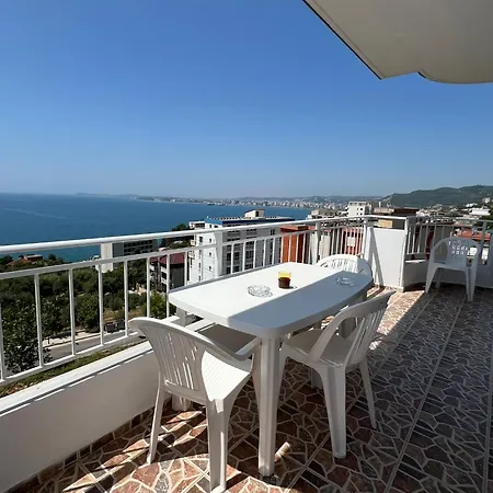 Seima - Bright With Large Rooftop Terrace & Sea View In Vlore, Quietly Located Appartement Vlorë