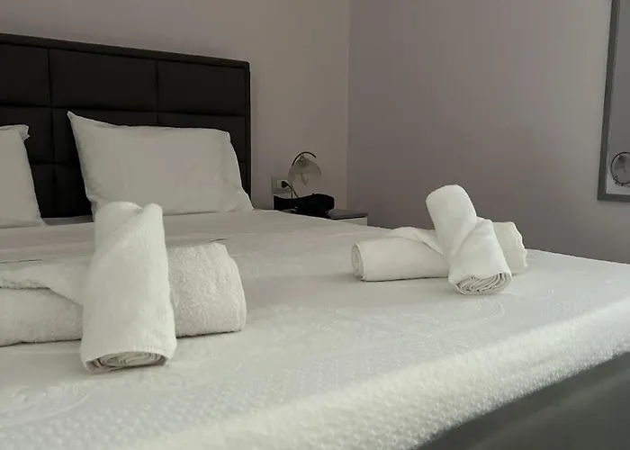 Villa Seima - Bright Holiday Apartments With Large Rooftop Terrace & Sea View In Vlore, Quietly Located 公寓