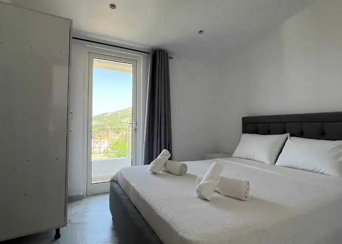 Villa Seima - Bright Holiday Apartments With Large Rooftop Terrace & Sea View In Vlore, Quietly Located * Vlorë