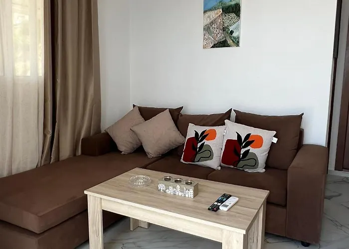公寓 Villa Seima - Bright Holiday Apartments With Large Rooftop Terrace & Sea View In Vlore, Quietly Located