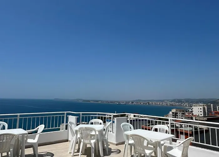 Villa Seima - Bright Holiday Apartments With Large Rooftop Terrace & Sea View In Vlore, Quietly Located 公寓 *