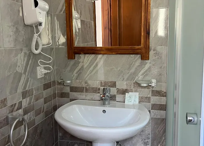 Villa Seima - Bright Holiday Apartments With Large Rooftop Terrace & Sea View In Vlore, Quietly Located * Vlorë