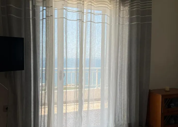 公寓 Villa Seima - Bright Holiday Apartments With Large Rooftop Terrace & Sea View In Vlore, Quietly Located